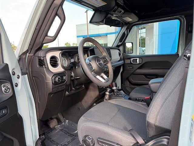 2024 Jeep Wrangler 4-Door Sahara - Photo 10