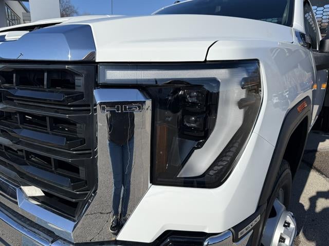 2026 GMC Sierra 3500 HD Chassis Cab Pro