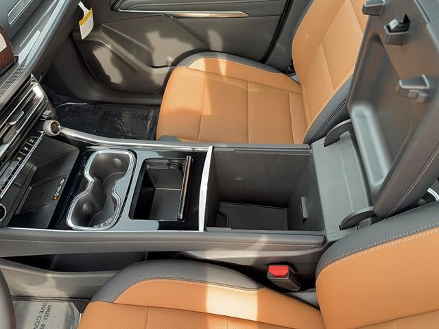 2027 Chevrolet Traverse Z71 - Photo 35
